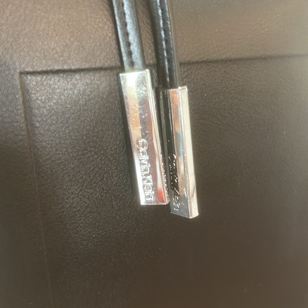 Calvin Klein tote. - Picture 4 of 5